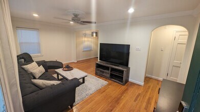 8112 Appleton Dr in University City, MO - Building Photo - Building Photo