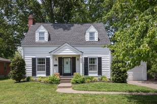 3302 Maple Rd in Louisville, KY - Building Photo