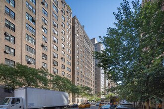 440 West End Ave in New York, NY - Foto de edificio - Building Photo