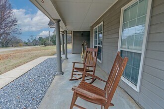 442 Myrick Rd in Deatsville, AL - Building Photo - Building Photo