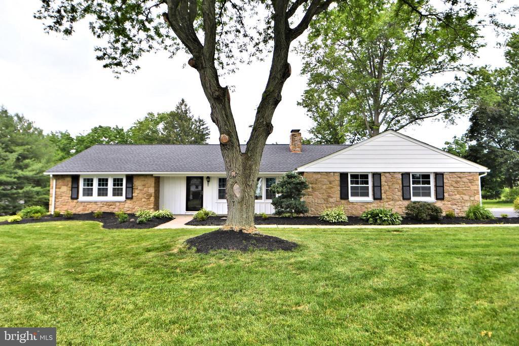 205 Maple Ave in Harleysville, PA - Building Photo