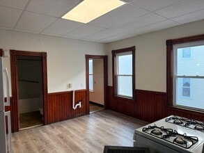 71 Esther St, Unit 2 in Worcester, MA - Building Photo - Building Photo