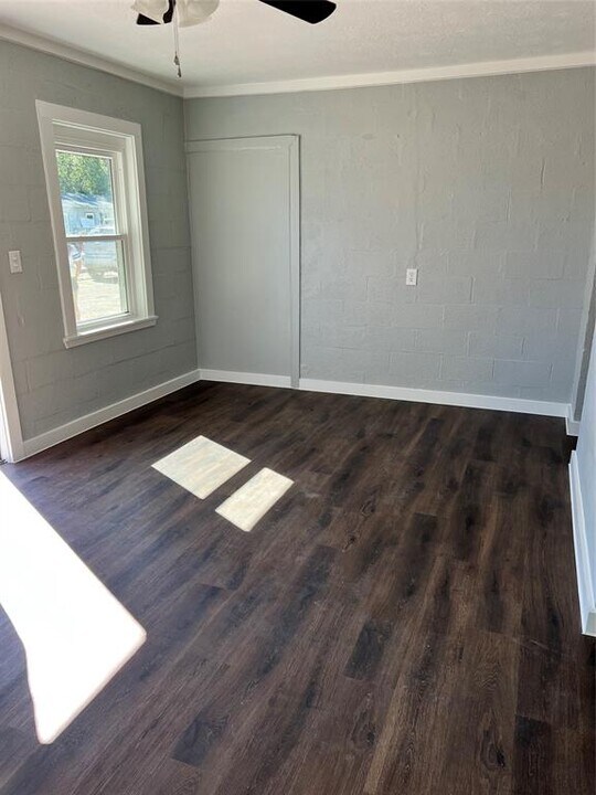 415 N Beauregard St-Unit -23 in Alvin, TX - Building Photo
