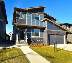 69 Fenwyck Blvd in Spruce Grove, AB - Building Photo - Building Photo