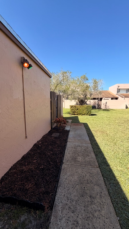 1276 NW 122nd Terrace in Pembroke Pines, FL - Foto de edificio - Building Photo