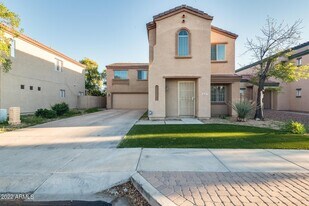 8337 W Hughes Dr in Tolleson, AZ - Building Photo