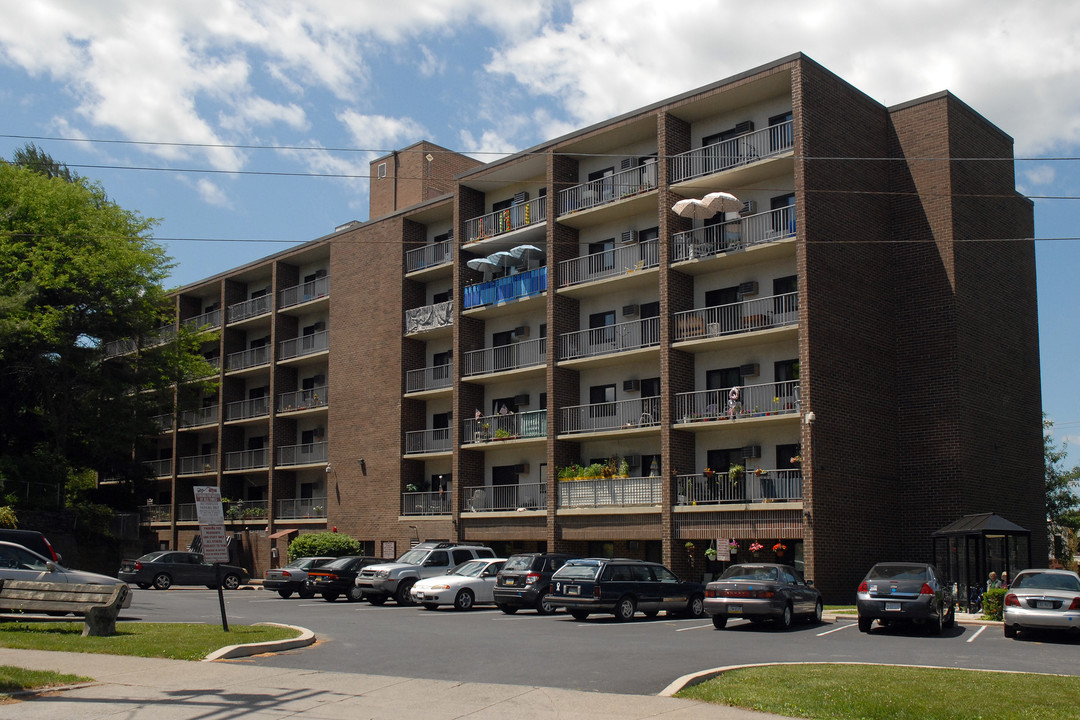 Westgate Apartments in Stroudsburg, PA - Foto de edificio