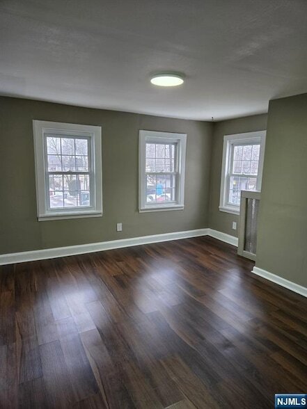 35 Valley Way, Unit AUCMDA in West Orange, NJ - Building Photo