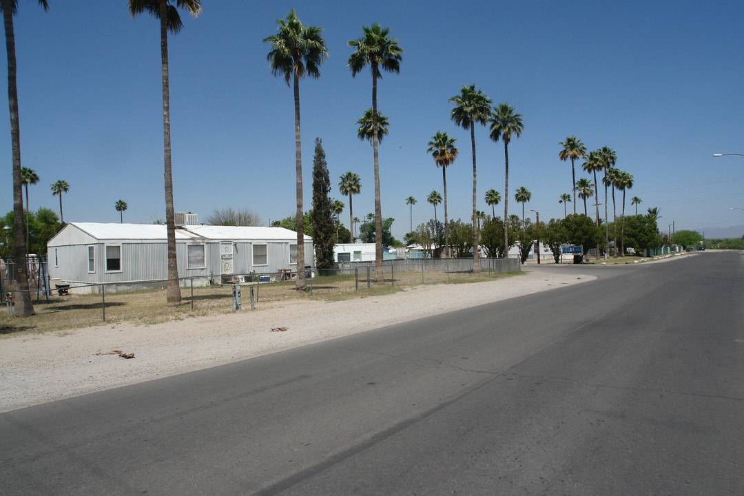 Palm Vista Estates in Tucson, AZ - Building Photo