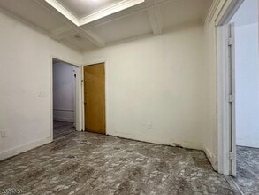 232 Stuyvesant Ave in Lyndhurst, NJ - Building Photo - Building Photo