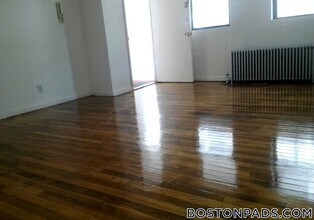 153 Brighton Ave, Unit 15 in Boston, MA - Foto de edificio - Building Photo