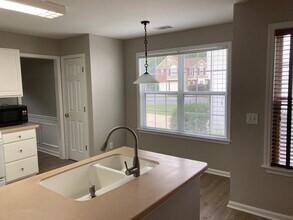 2328 Leacroft Way in Marietta, GA - Building Photo - Building Photo