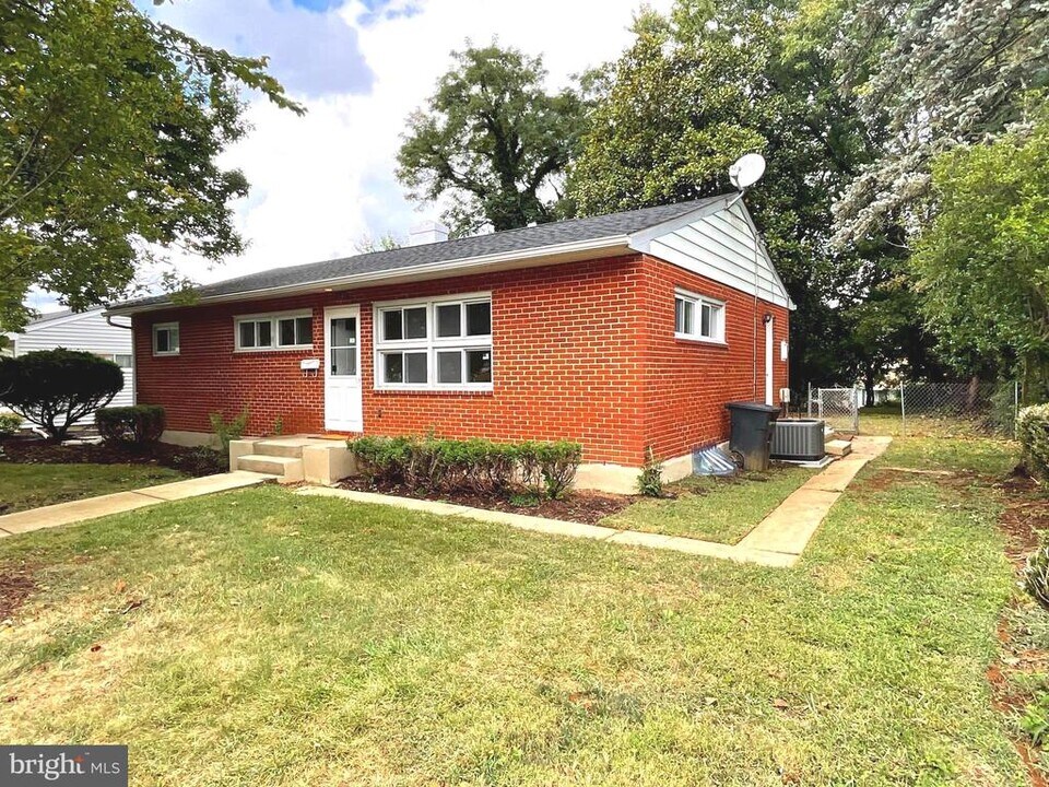 1030 Collwood Rd in Catonsville, MD - Building Photo
