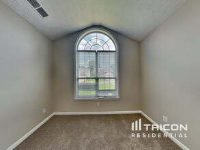 3615 Bancroft Main in Kennesaw, GA - Foto de edificio - Building Photo