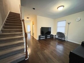 109 Old Cooper Square in Chapel Hill, NC - Building Photo - Building Photo