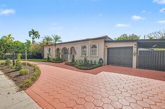 5936 SW 29th St in Miami, FL - Building Photo - Building Photo