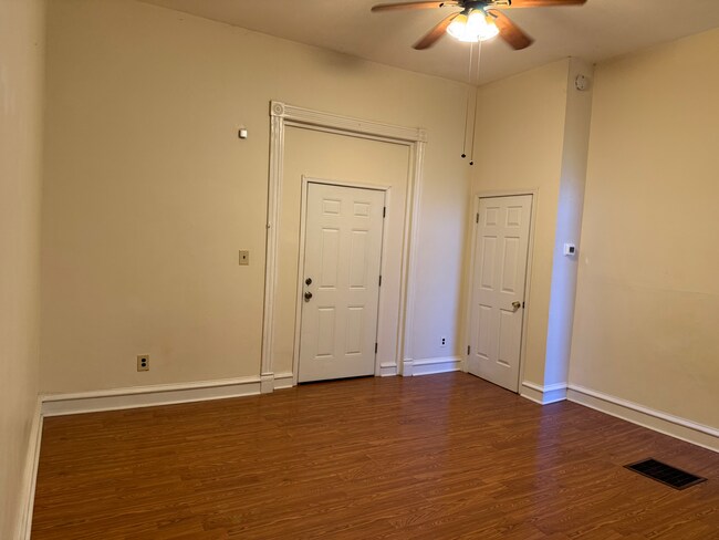 2215 Brookfield Ave in Baltimore, MD - Building Photo - Building Photo