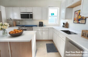 41 Brackett St, Unit 1 in Boston, MA - Building Photo - Building Photo