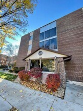 2555 N Farwell Ave in Milwaukee, WI - Foto de edificio - Interior Photo