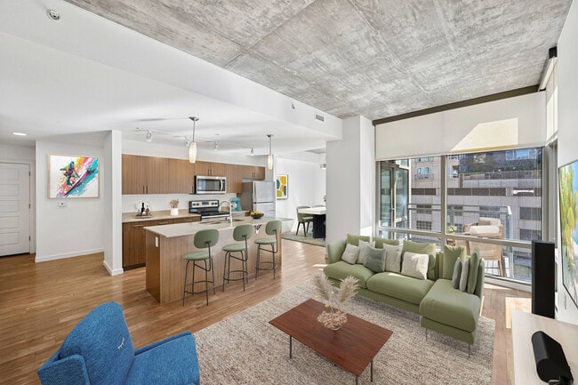 Cadence Union Station in Denver, CO - Foto de edificio - Building Photo