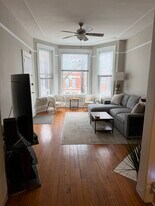 3318 N Kenmore Ave, Unit 1 in Chicago, IL - Building Photo