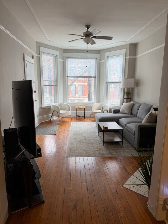 3318 N Kenmore Ave, Unit 1 in Chicago, IL - Building Photo