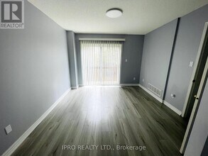 84 Bernard Ave in Brampton, ON - Building Photo - Building Photo