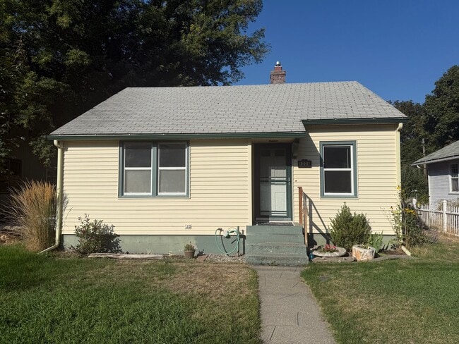 property at 1208 S Coeur d'Alene St
