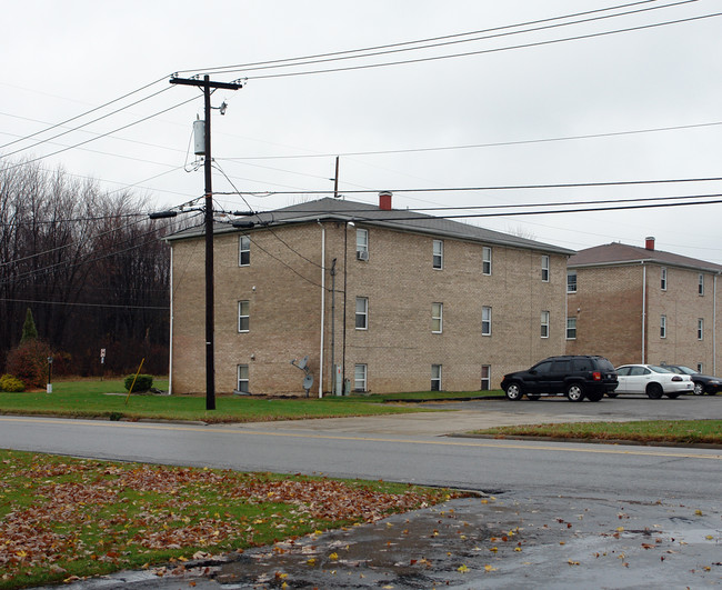 5791 Sheridan Rd in Youngstown, OH - Building Photo - Building Photo