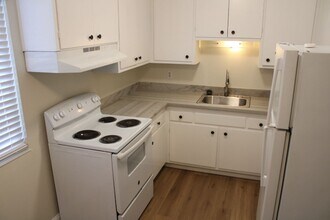 5234 Sacramento Ave in Richmond, CA - Foto de edificio - Building Photo