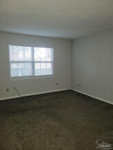 8487 Old Spanish Trail Rd in Pensacola, FL - Foto de edificio - Building Photo