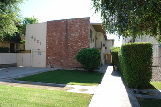 4528 Vista Del Monte Ave in Sherman Oaks, CA - Building Photo - Building Photo