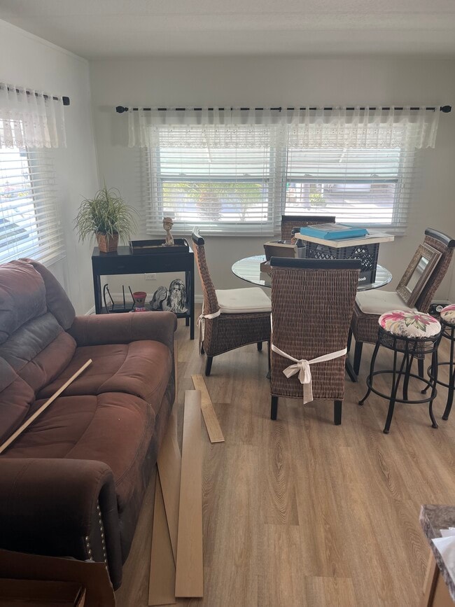 4841 92nd St N in St. Petersburg, FL - Foto de edificio - Building Photo