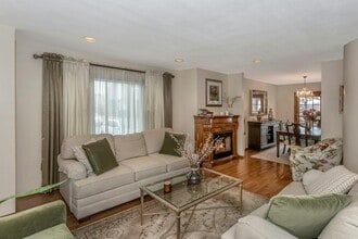 30 Vanderbilt Way in Valley Stream, NY - Building Photo - Building Photo
