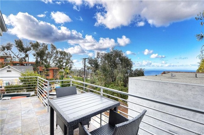 Oceanview Units in Laguna Beach, CA - Building Photo - Interior Photo