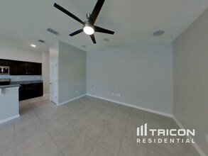 7727 Sunshine Bridge Ave in Gibsonton, FL - Building Photo - Building Photo