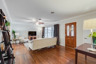 2515 Sherwood St in Denton, TX - Foto de edificio - Building Photo