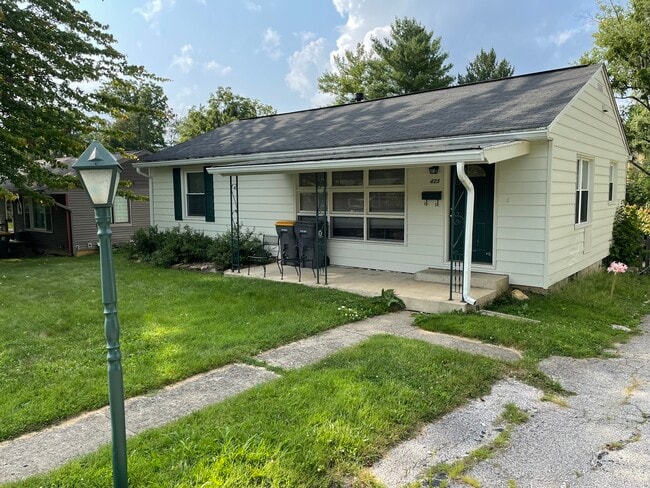 property at 425 E Wylie St