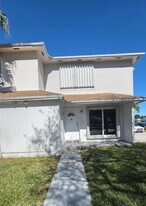 19450 SW 103rd Ct in Cutler Bay, FL - Building Photo