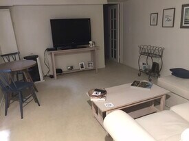 1404 29th St NW, Unit Apartment in Washington, DC - Building Photo