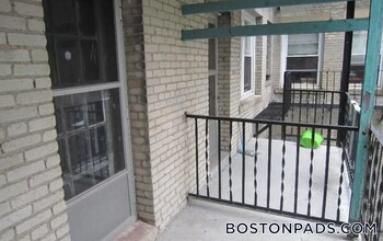 1638 Commonwealth Avenue in Boston, MA - Building Photo - Building Photo