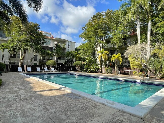 property at 6900 N Kendall Dr