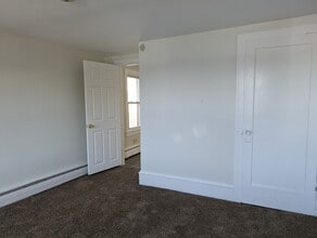 171 E Ridge st, Unit Apt B in Nanticoke, PA - Building Photo - Building Photo