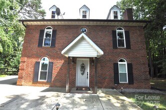 1710 Kimway Ct in Matthews, NC - Foto de edificio - Building Photo