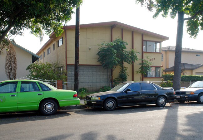 604 Walnut St in Inglewood, CA - Foto de edificio - Building Photo