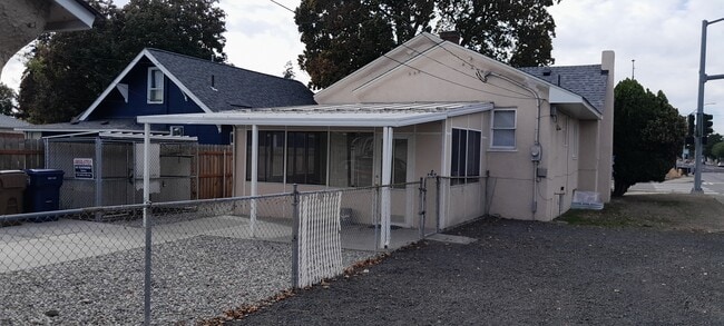 property at 4620 N Wall St