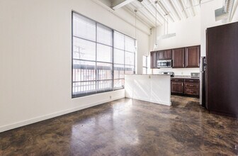 Julians in Richmond, VA - Foto de edificio - Building Photo