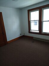 30 Broad St, Unit 4 in Plattsburgh, NY - Building Photo - Building Photo