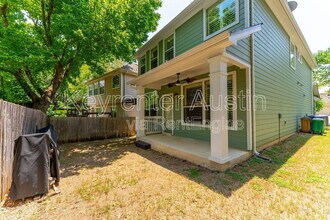 1808 Village Oak Ct in Austin, TX - Building Photo - Building Photo