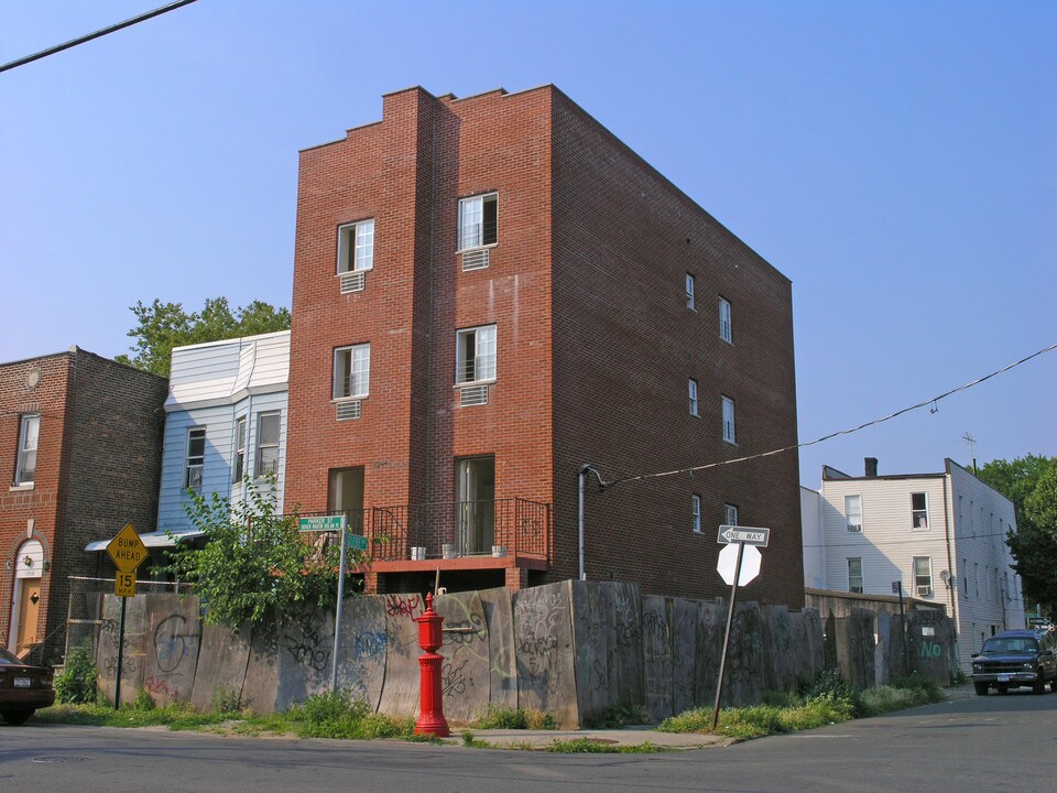 1552 Parker St in Bronx, NY - Foto de edificio